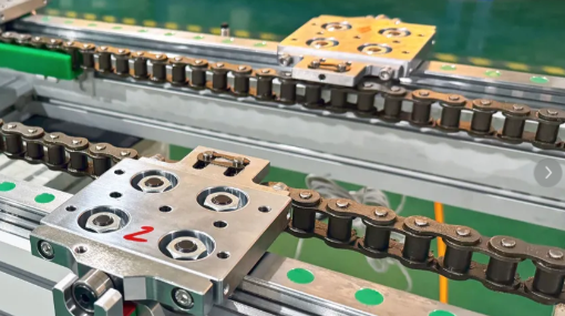 電機制造廠家如何采用定距鏈條傳動輸送機，實現(xiàn)效率倍增？