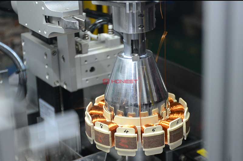 電機(jī)自動繞線機(jī)2