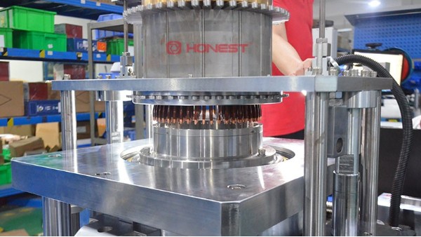 扁線電機X-pin繞組技術(shù)探索與應(yīng)用