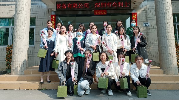 3月8日婦女節(jié)，愿大家顏若桃花，永遠(yuǎn)如十八歲美麗可愛。